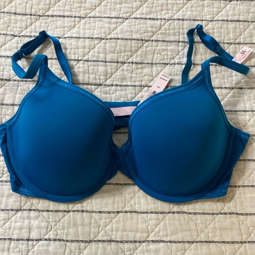 NWT- Victoria’s Secret T-shirt Lightly Lined Demi Bra